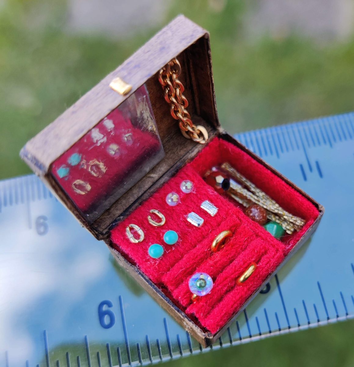 1:12 scale miniature jewellery box with scale earrings and other jewellery
